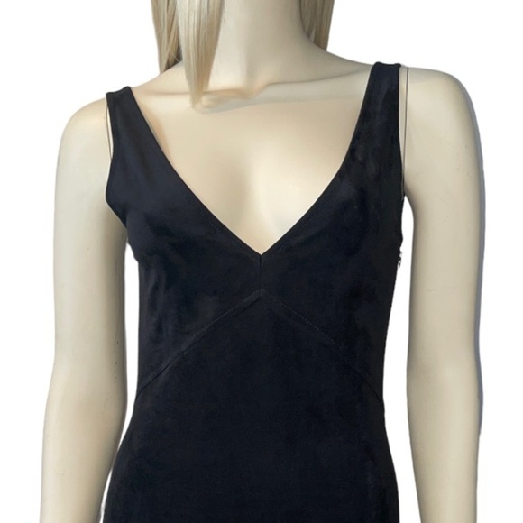 Aritzia Wilfred Free Jones Black Faux Vegan
Suede V-Neck Sleeveless Dress - Picture 6 of 6